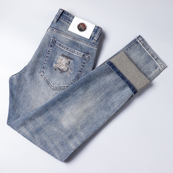 ブランドジーンズ側面デザイン